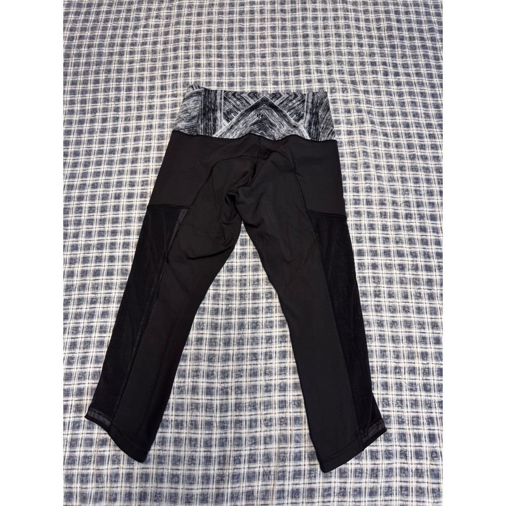 Lululemon Black White Geometric Mesh Pocket Crop Leggings Womens Size 6-8 Approx